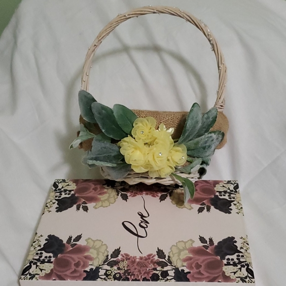 White, rustic baskets - Picture 5 of 5